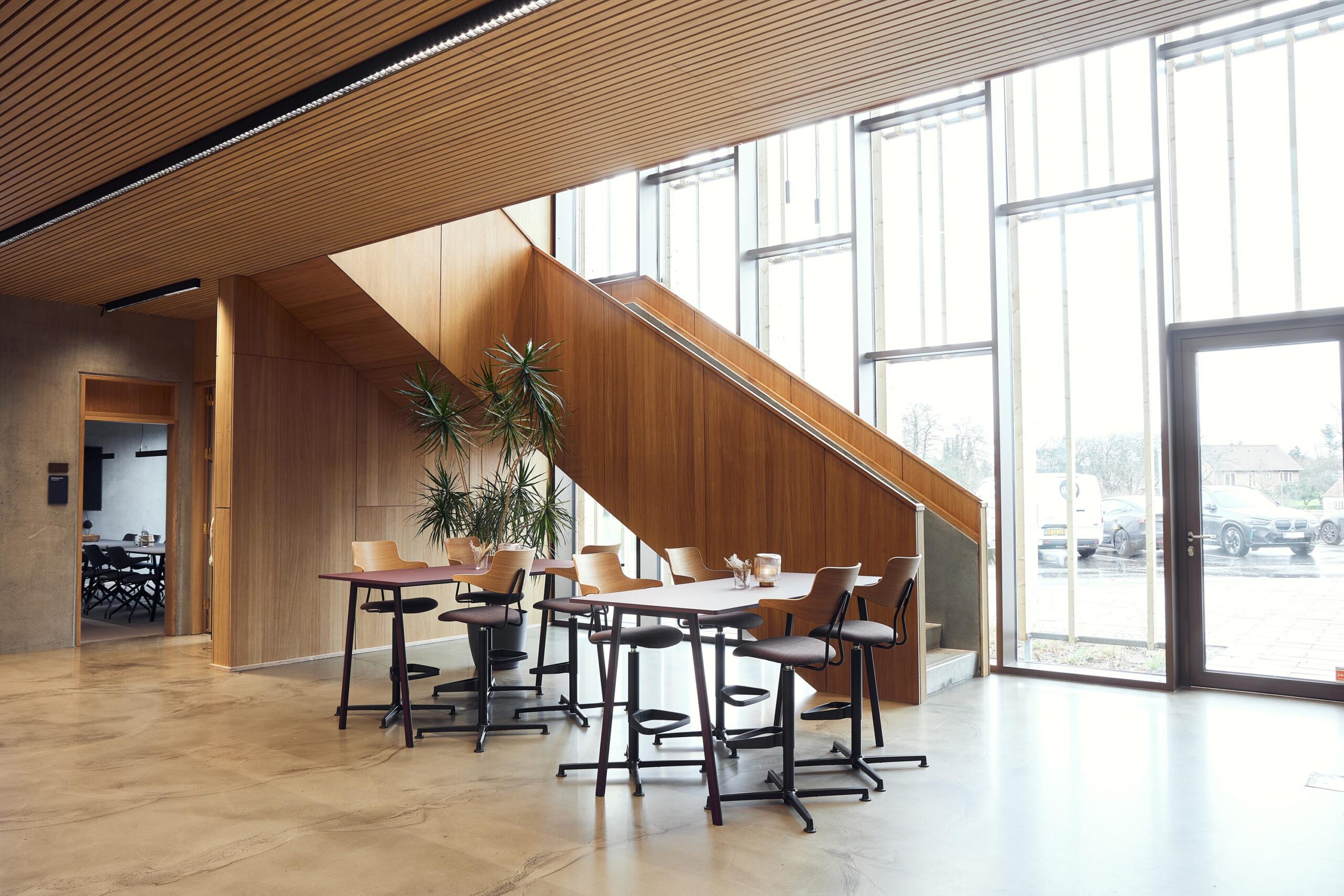 vermund danishexportacademy vl120 wood back upholstery seat hall 2 scaled